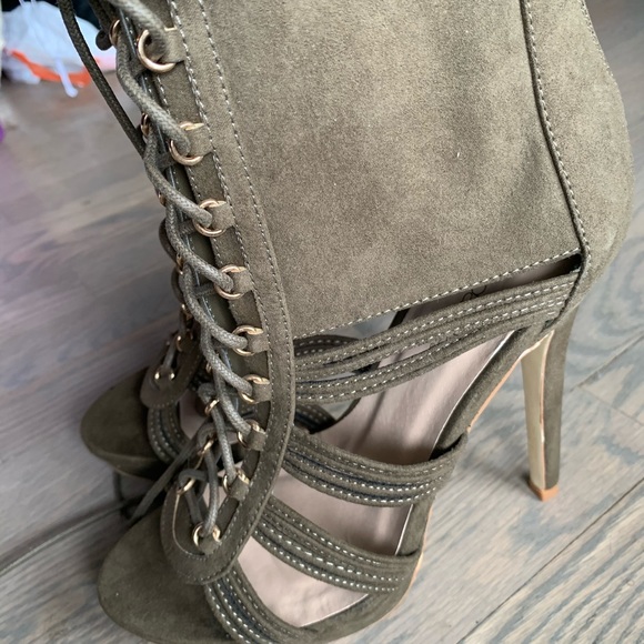 Open toed, heal Booties Size US9.5 - Picture 3 of 7